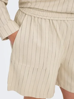 CARMONICA Middels høy midje Loose fit Chinoshorts