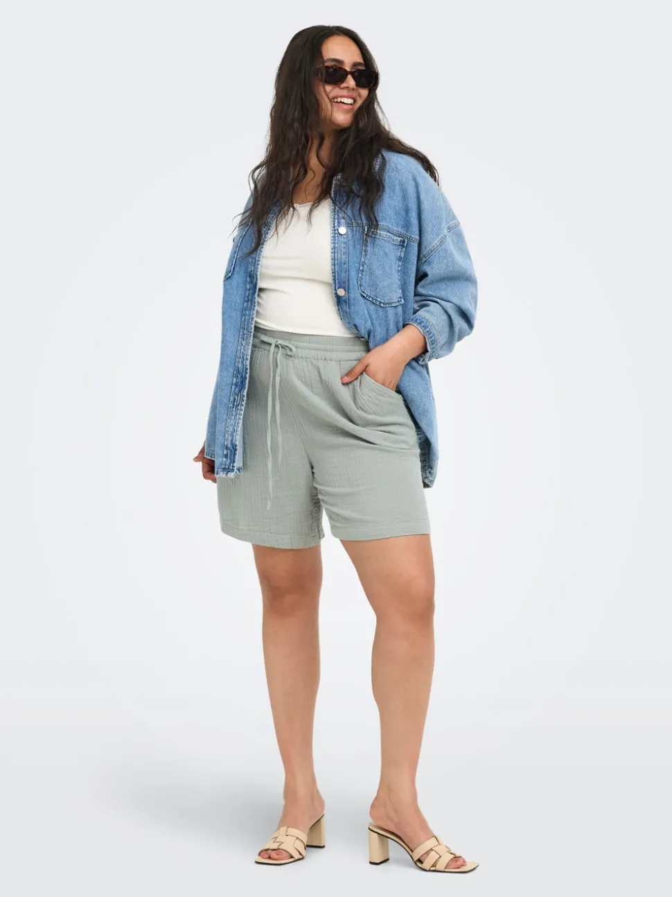 CARTHYRA Høy midje Regular Fit Shorts