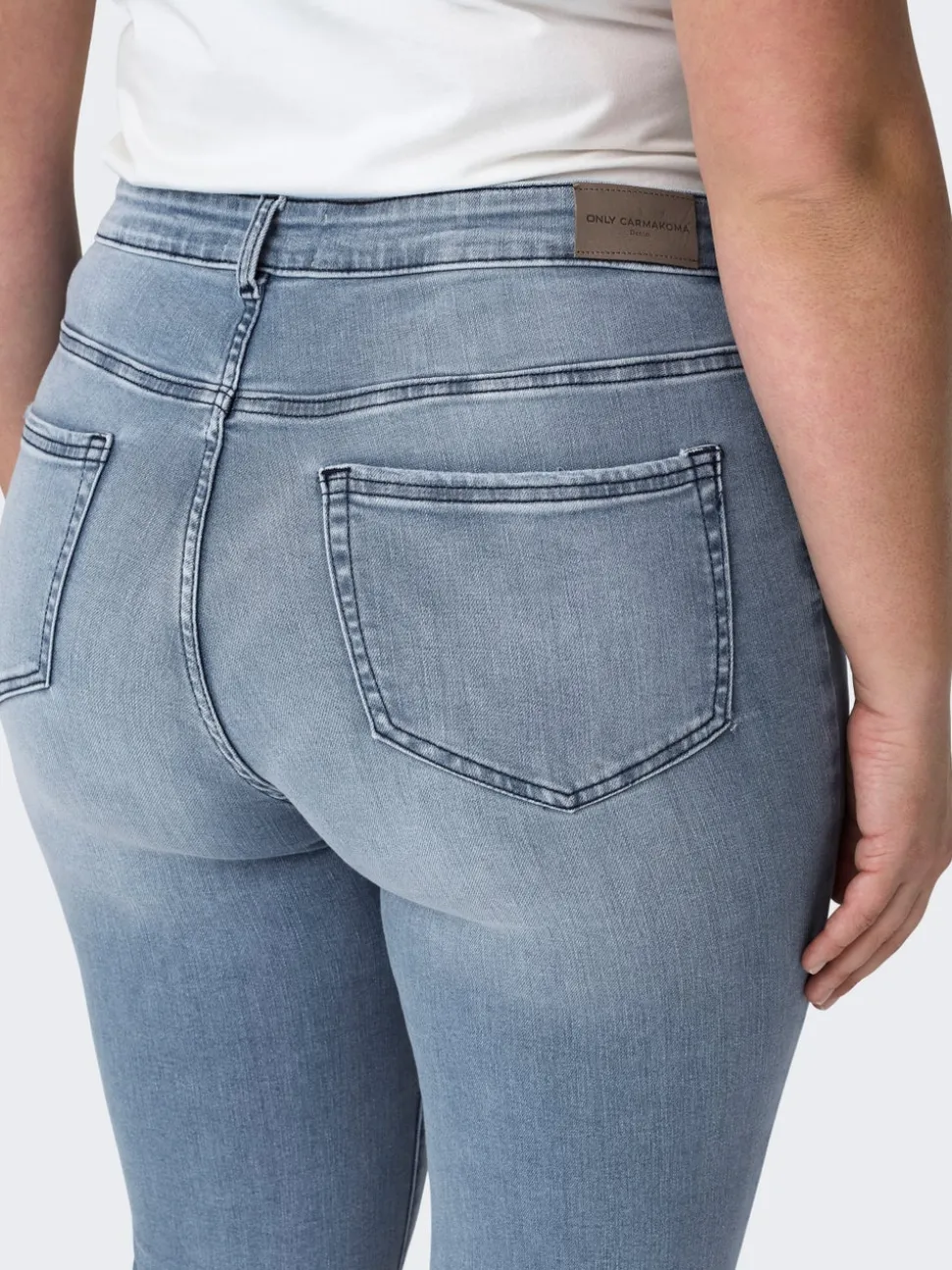 CARWILLY Middels høy midje Flared Fit Jeans