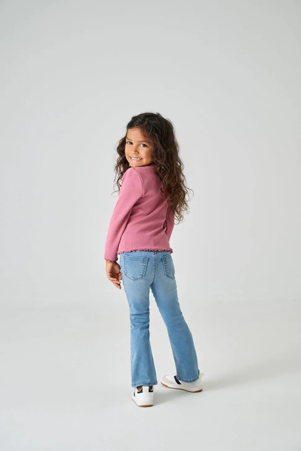 KMGROYAL Middels høy midje Flared Fit Jeans