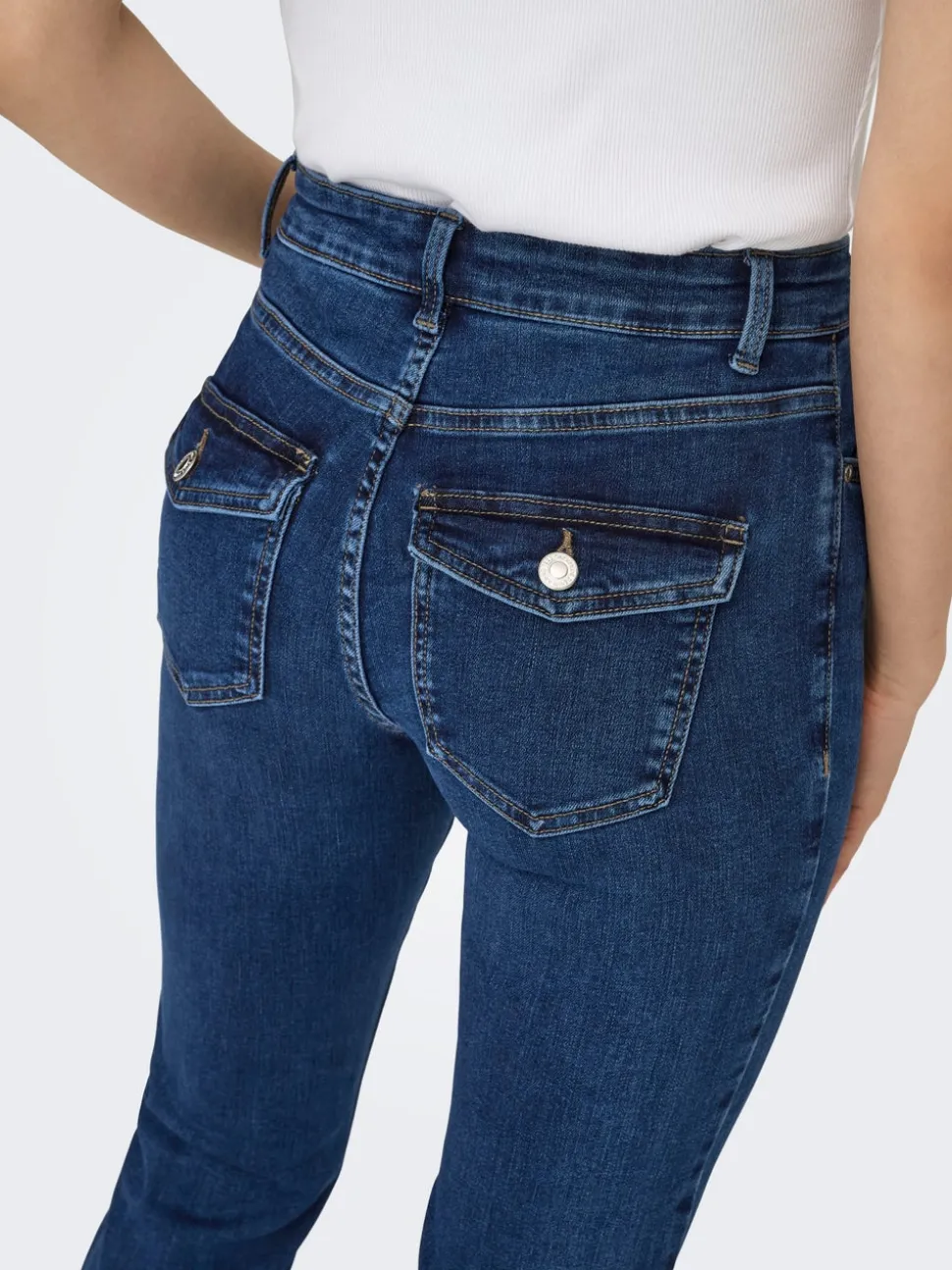 ONLBLUSH Middels høy midje Flared Fit Jeans