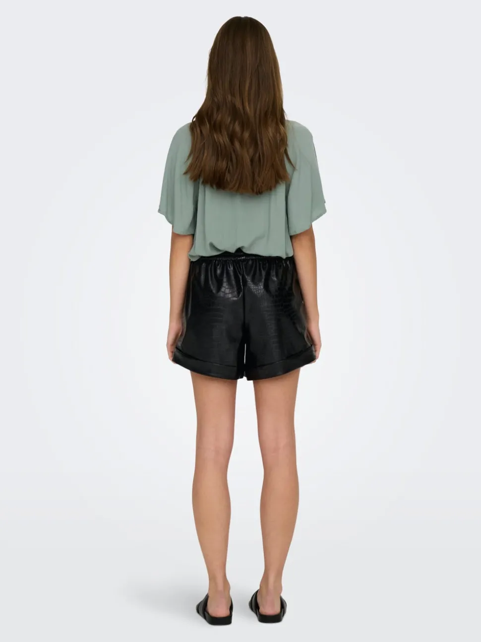 ONLDITTE Oversized Fit Shorts i kunstskinn