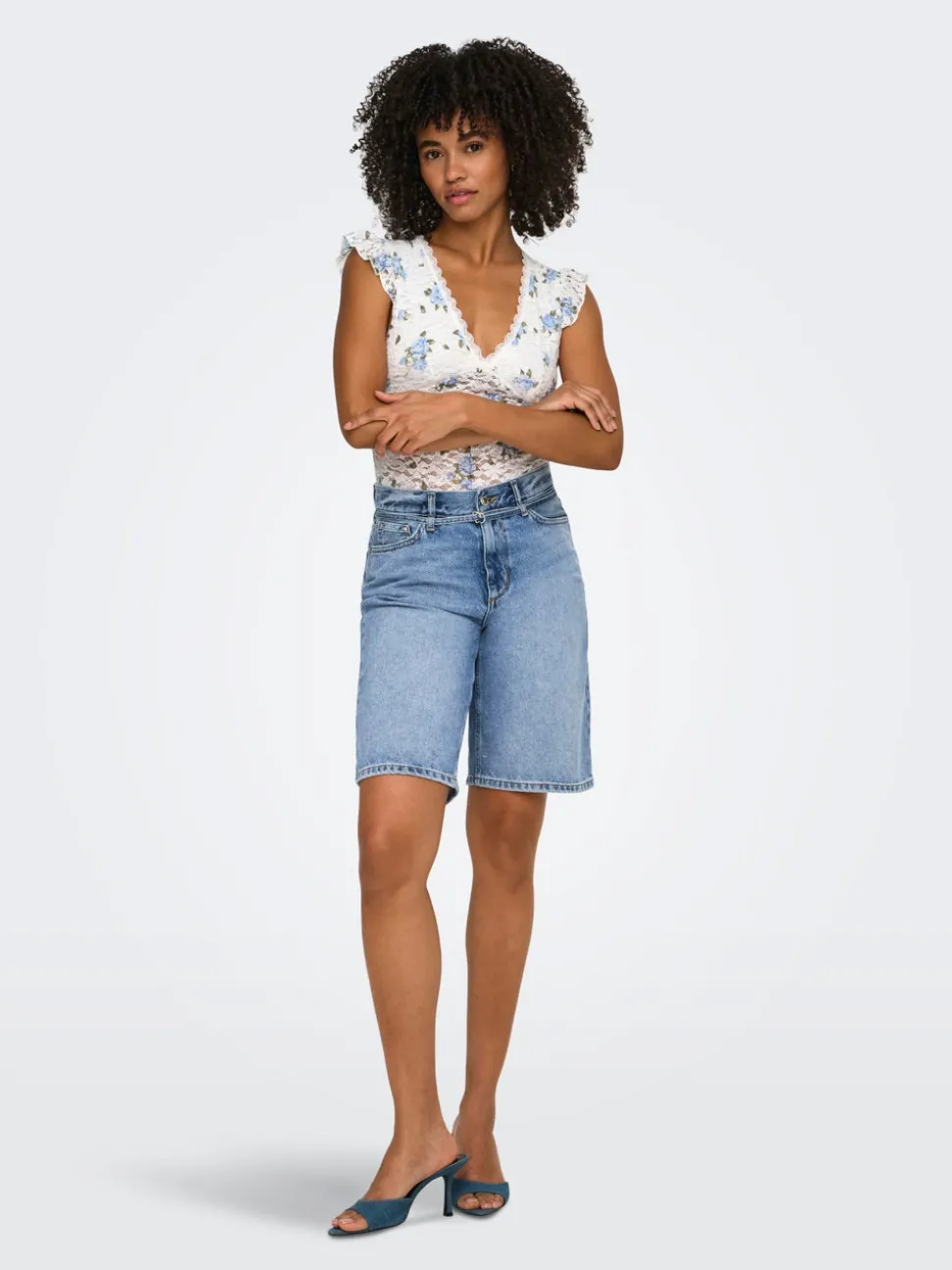 ONLELLA Middels høy midje Regular Fit Denimshorts