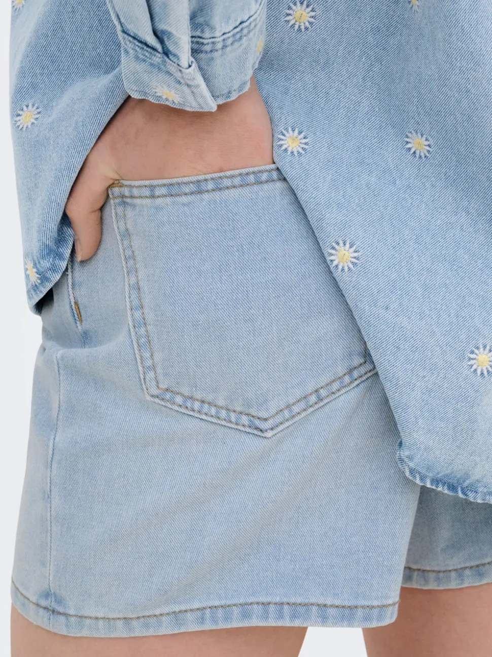ONLPHINE Middels høy midje Regular Fit Denimshorts