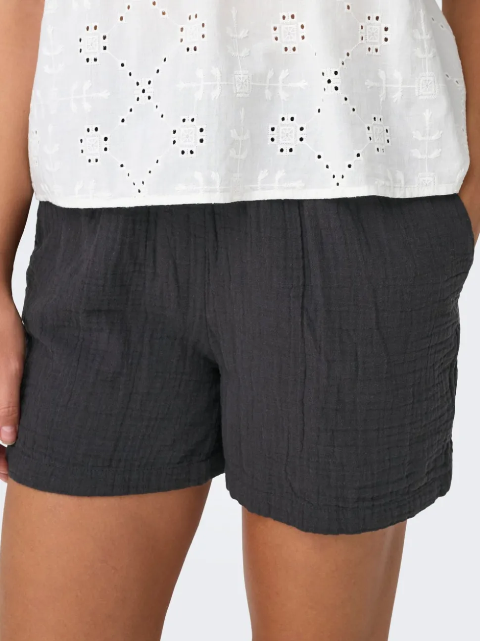 ONLTHYRA Regular Fit Shorts