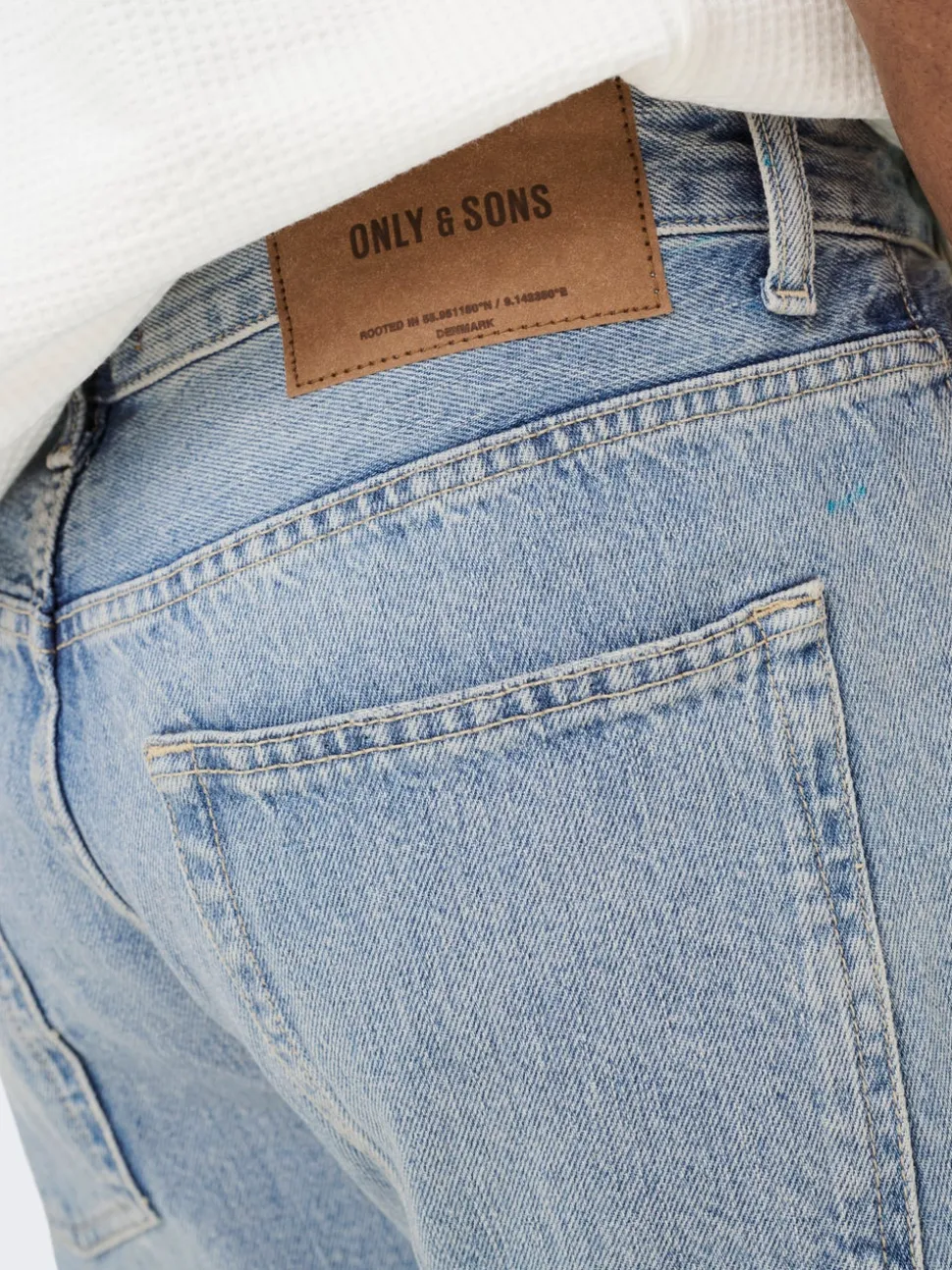 ONSEDGE Middels høyt snitt Straight Fit Jeans